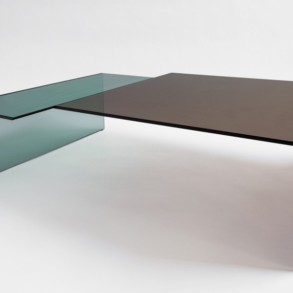 Mesa de Centro Prisma Quadrada por Estúdio Rain - Imagem 1