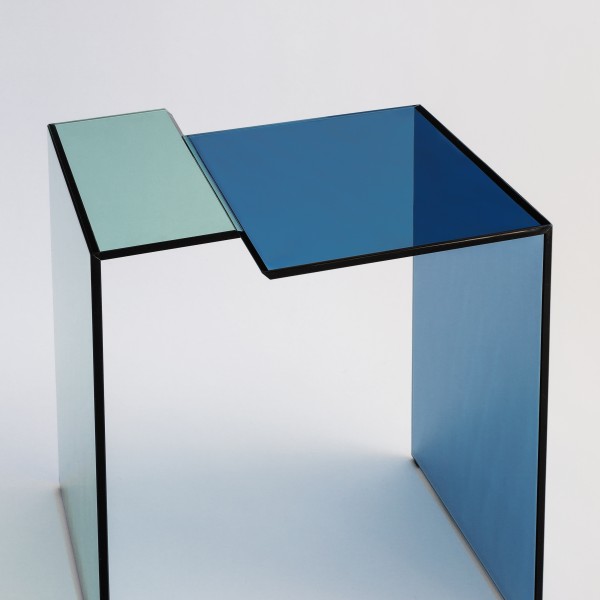 Mesa Lateral Prisma por Estúdio Rain - Imagem 1